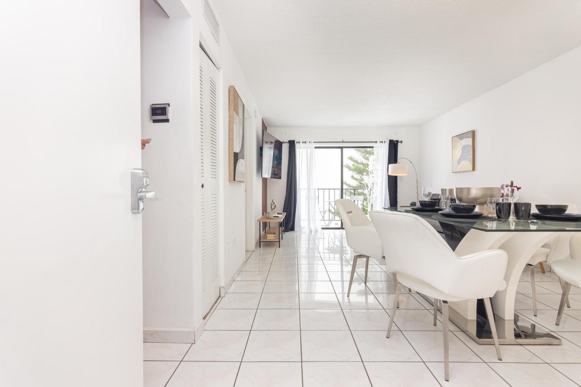One Bedroom Apartment - With Parking & Balcony - Heart Of Wynwood Miami Ngoại thất bức ảnh